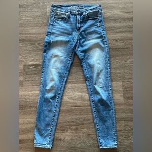 American Eagle Outfitters / Skinny Jeans / Size 6